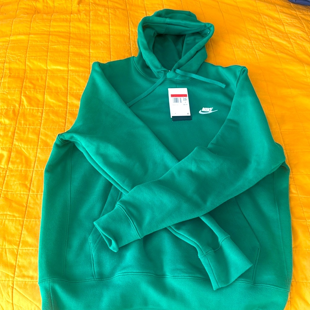 🔥 Green Nike Hoodie